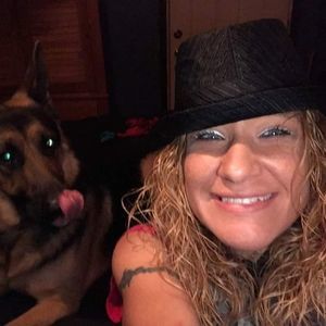 Meet your Posher, Cynthia